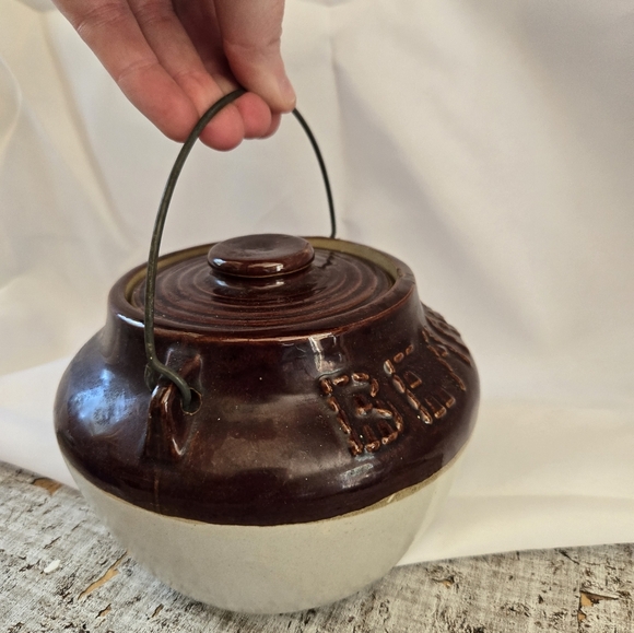 Bean Pot Small Pottery Great Shape - Picture 2 of 6